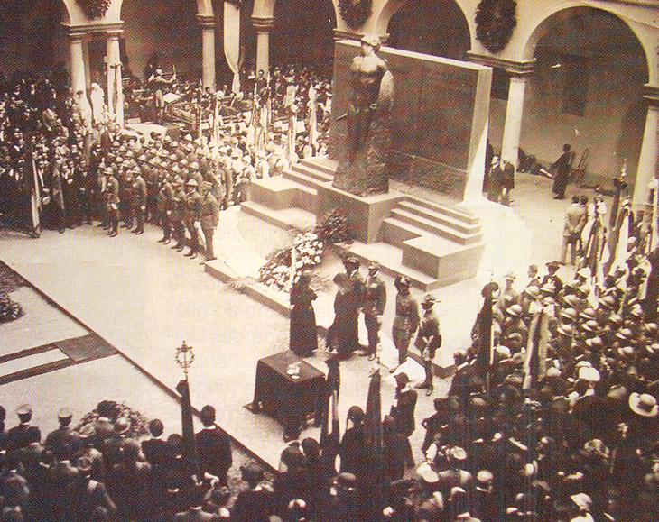 Inaugurazione del monumento ai caduti